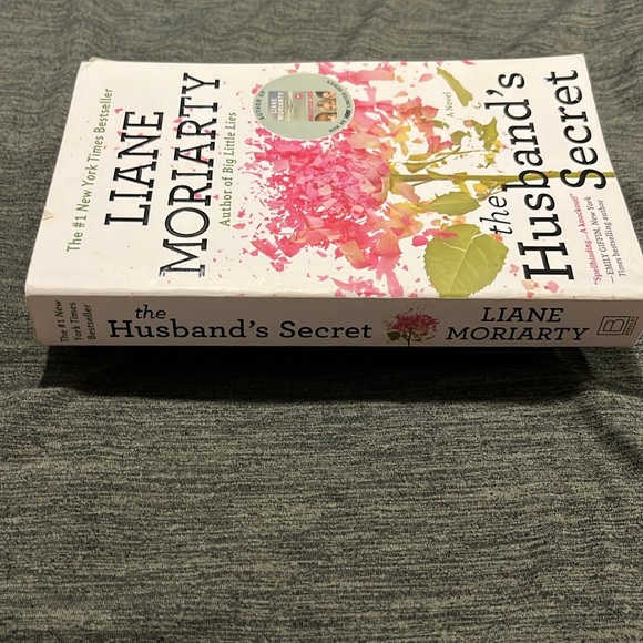 LIANE MORIARTY - the Husband’s Secret - Picture 3 of 4
